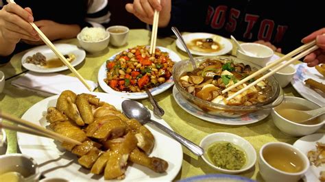 what foods are eaten on christmas in china